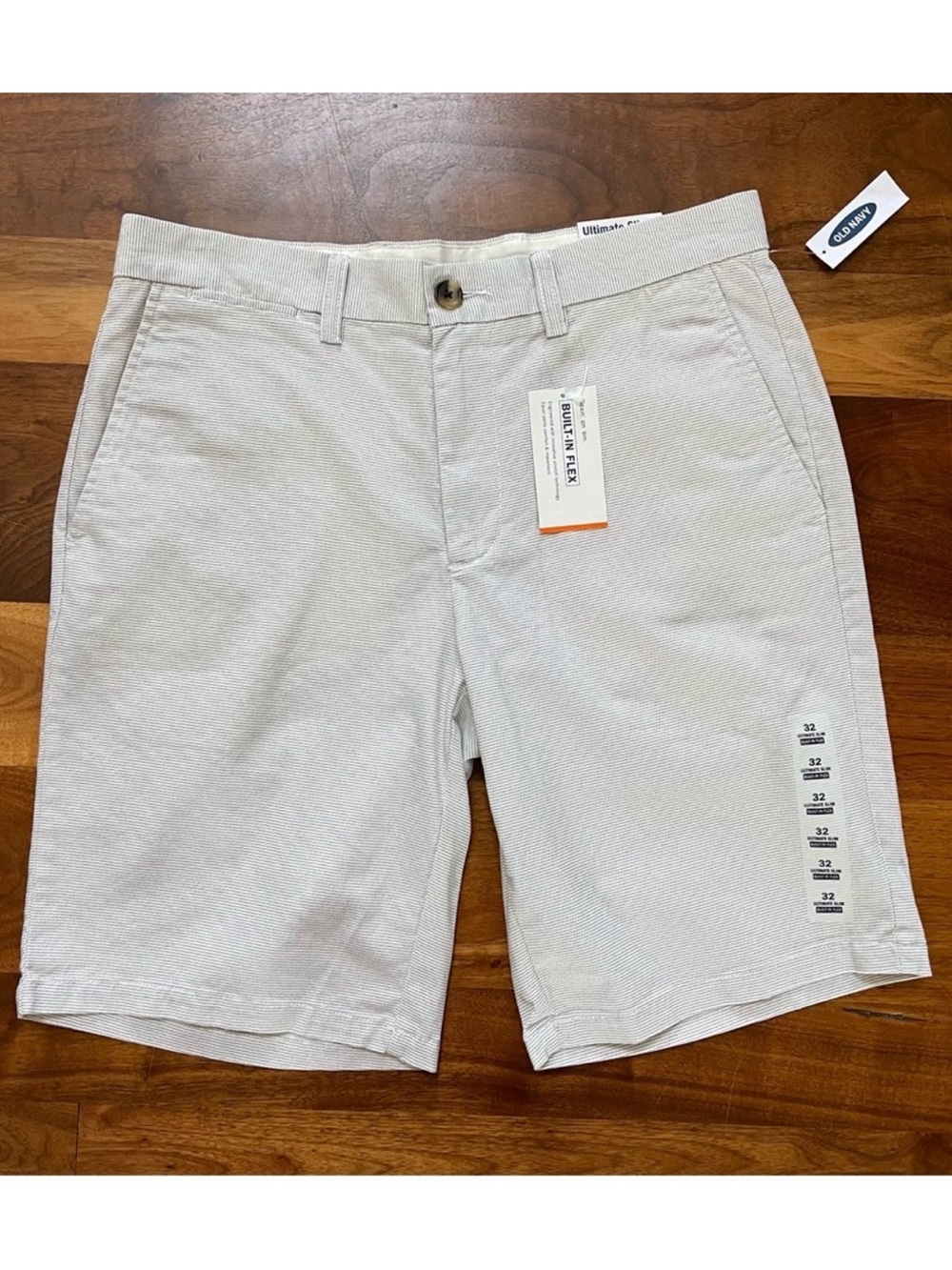 Old Navy Men’s Ultimate Slim Built-In Flex Shorts Size 32
